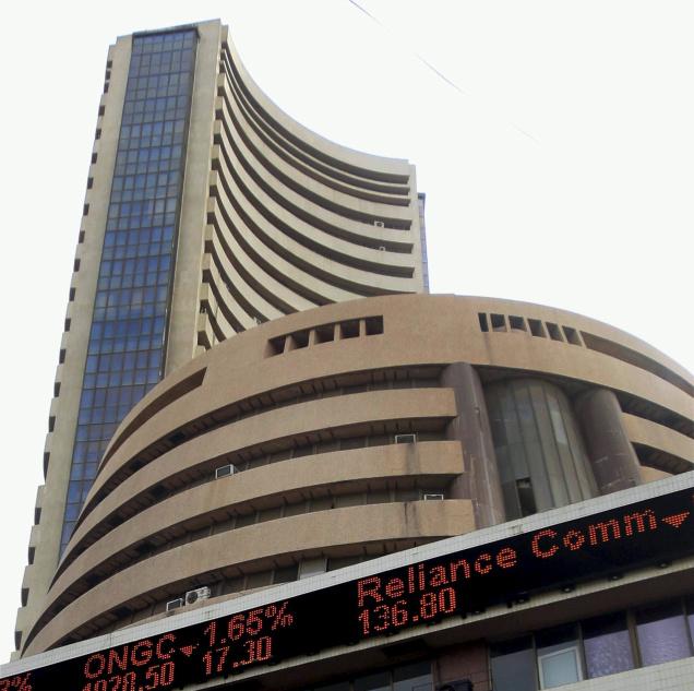 Wall Street wave bites Sensex, markets tank over 400 points