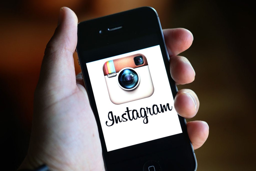 Share Photos Instantly Through Instagram