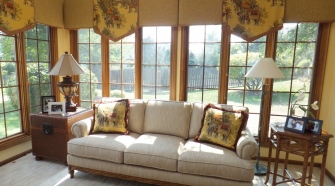 Deck Up Your Home With Curtains and Carpets