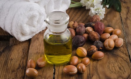How-Argan-Oil-Is-Made-In-Morocco1-2zf0jeh8ob4ia5oamwpoga