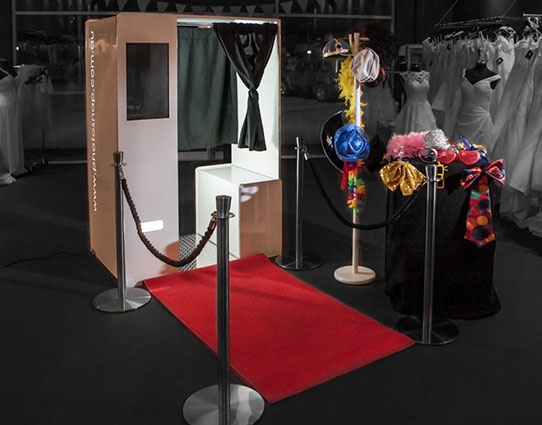 How To Find The Best Photo Booth Hire Packages For An Enjoyable Event
