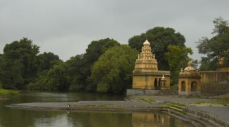 Famous Temples Near Mumbai