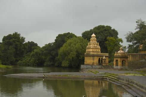 Famous Temples Near Mumbai