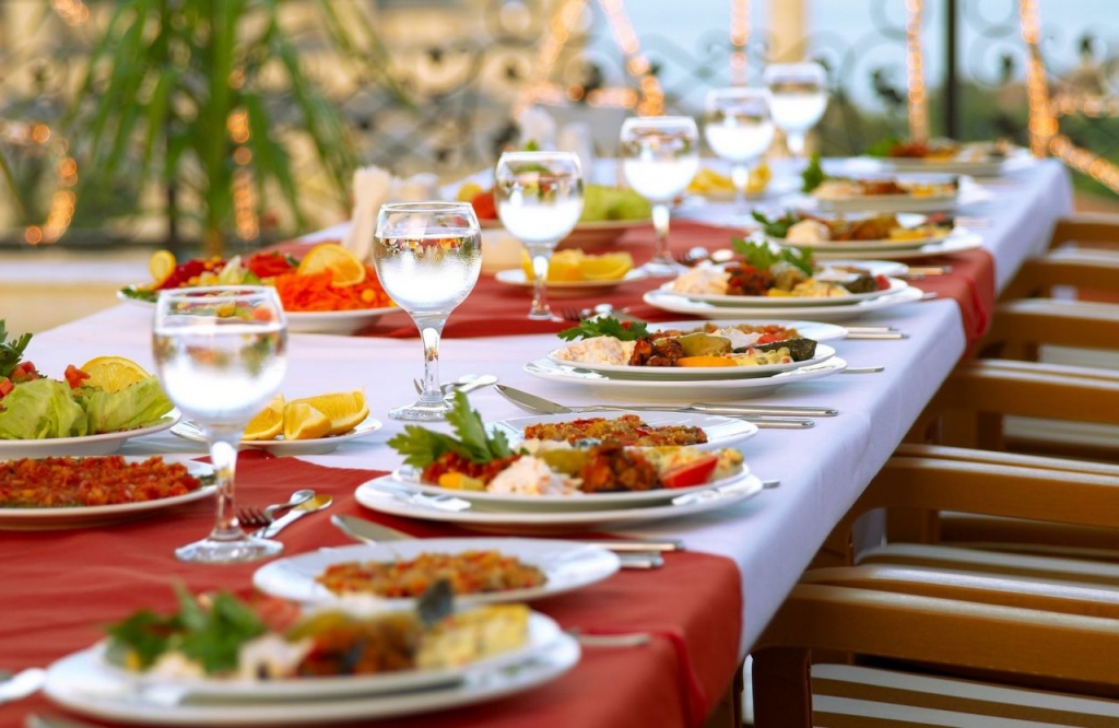 How To Get The Best Christmas Catering Services