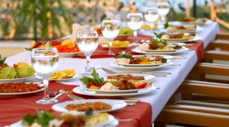 How To Get The Best Christmas Catering Services