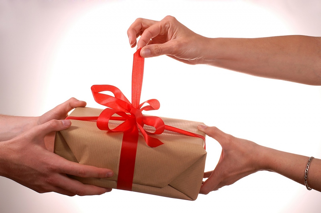 Unusual Gifts For A Woman - 3 Gift-Choosing Tips