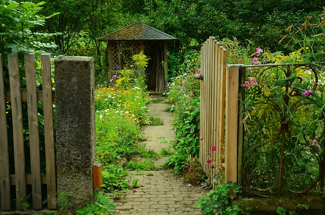 Here's How You Make The Most Of Your Front Garden