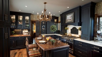 Black-brings-modern-refinement-to-a-traditional-kitchen