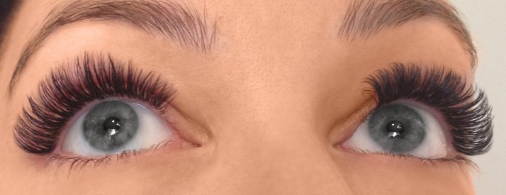 Differences Between Silk and Synthetic Eyelash Extensions