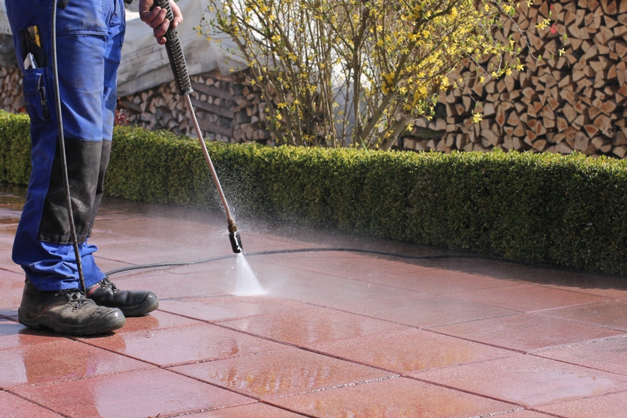 Safety Tips When Using A Rented Pressure Washer