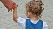 How to Raise A Confident Child? 12 Splendid Parenting Tips from Experts