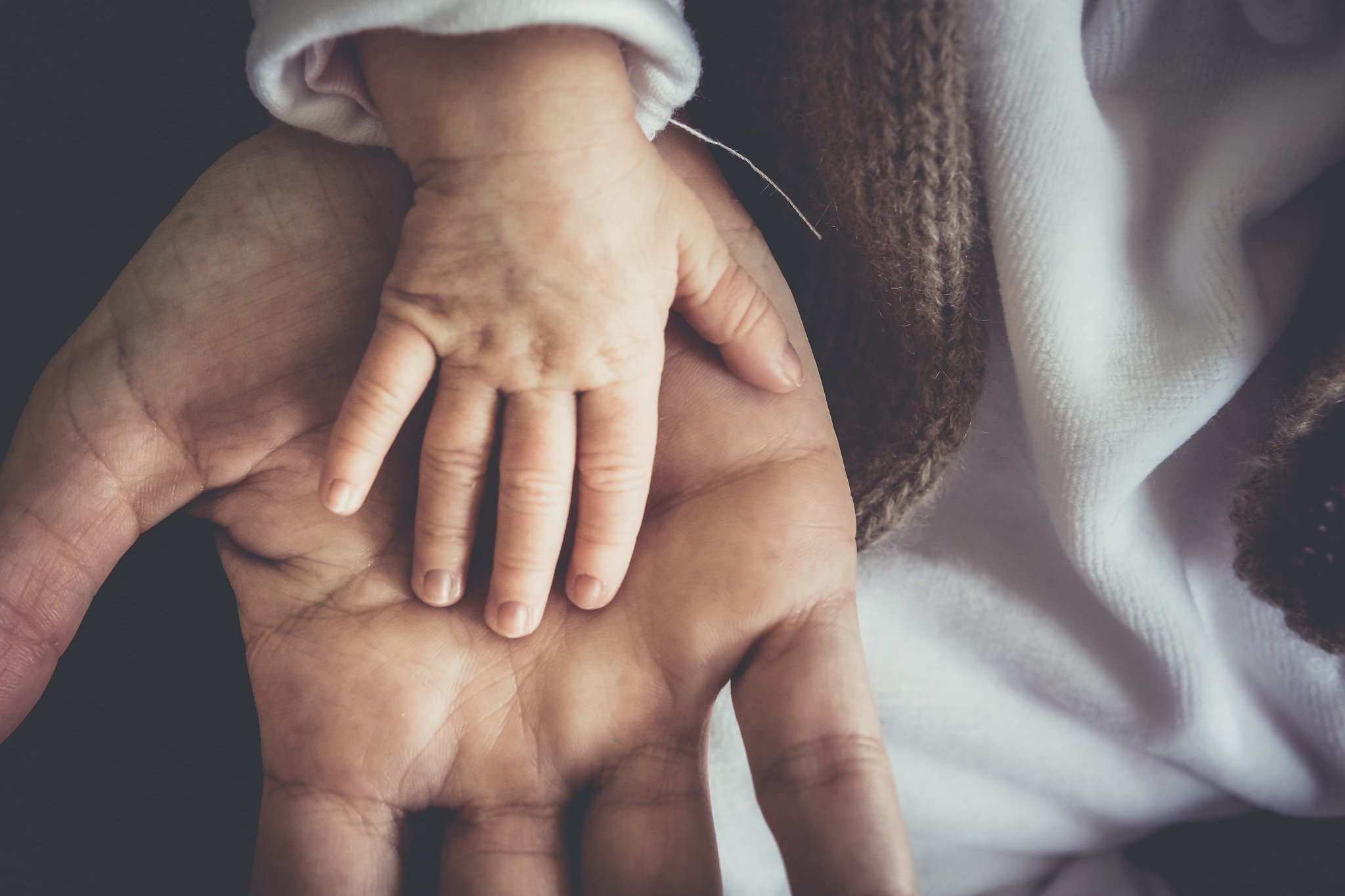 How to Raise A Confident Child? 12 Splendid Parenting Tips from Experts